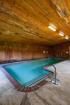 Jots Resort - Indoor Pool